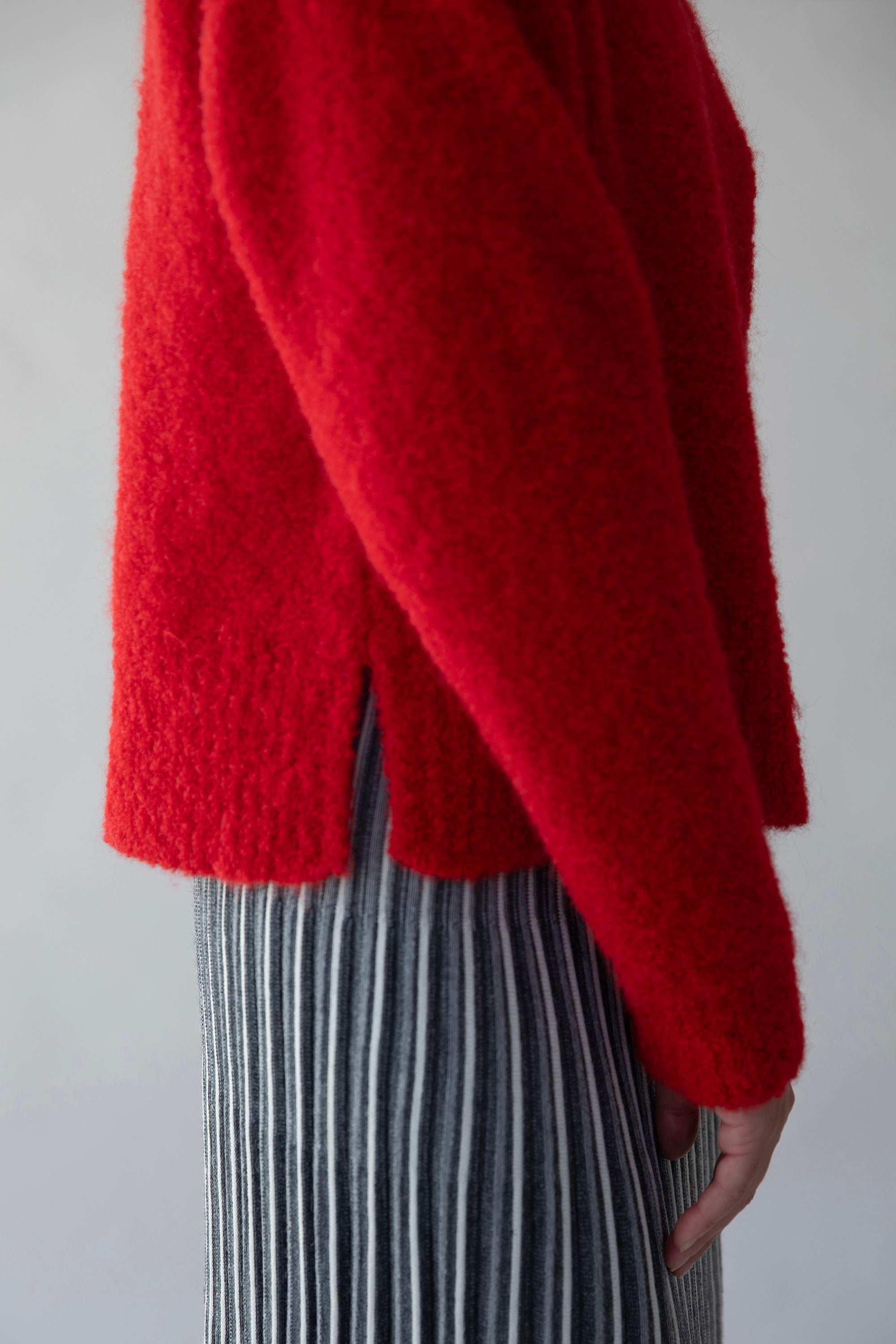BELLE BOUCLE PULLOVER - SCARLETT