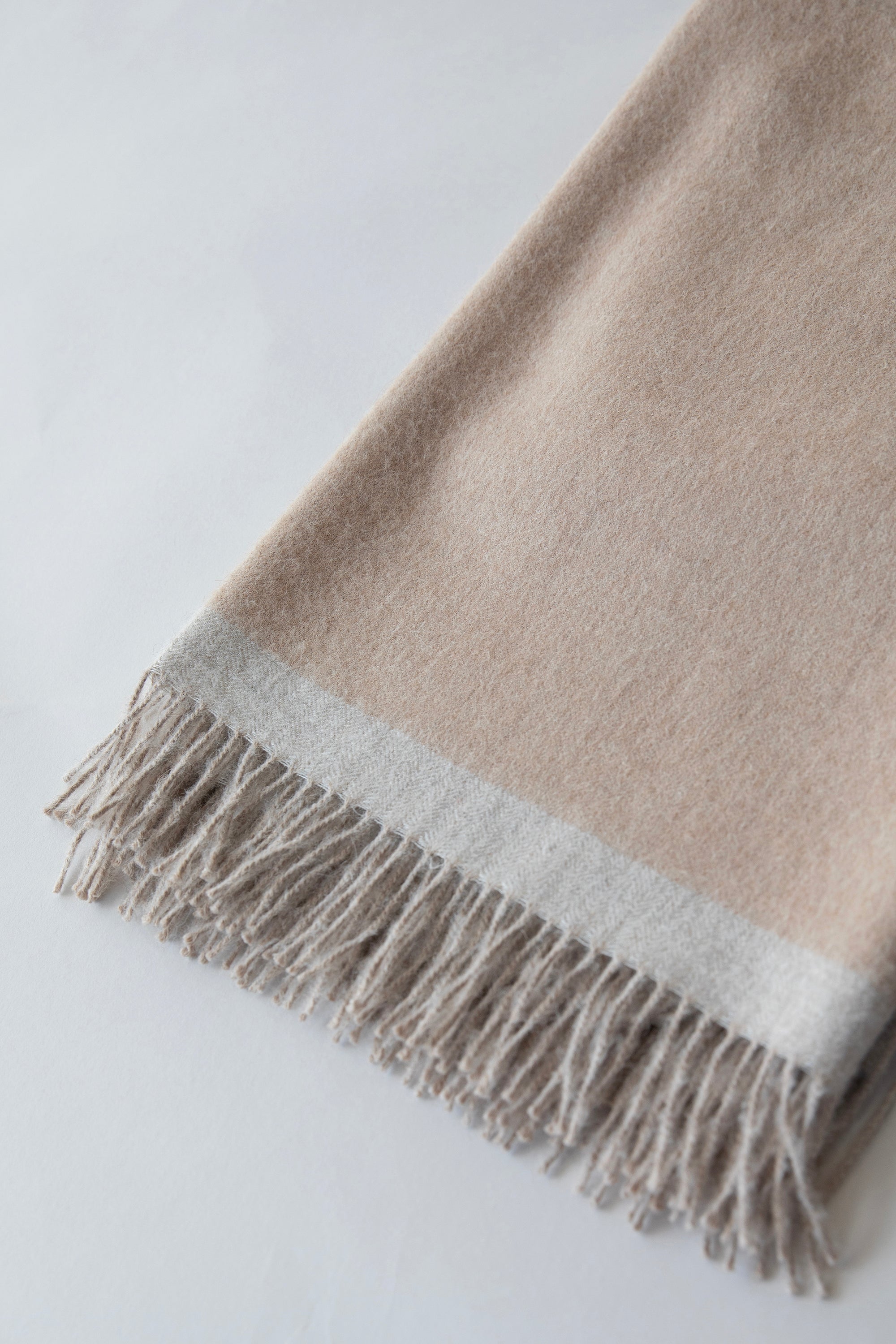 GRADIENT WEAVE THROW - TAUPE