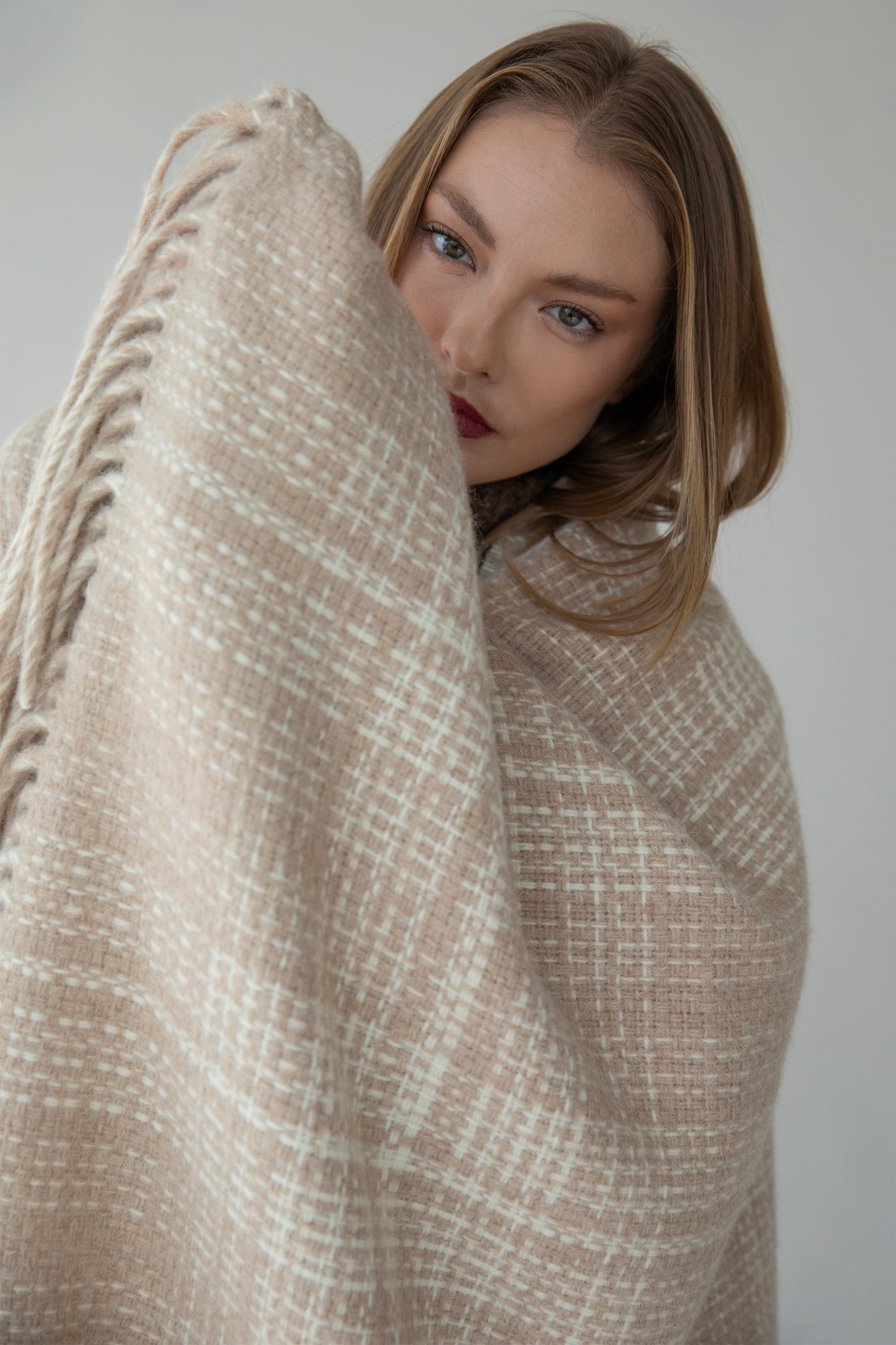 RUSTIC PLAID THROW - TAUPE