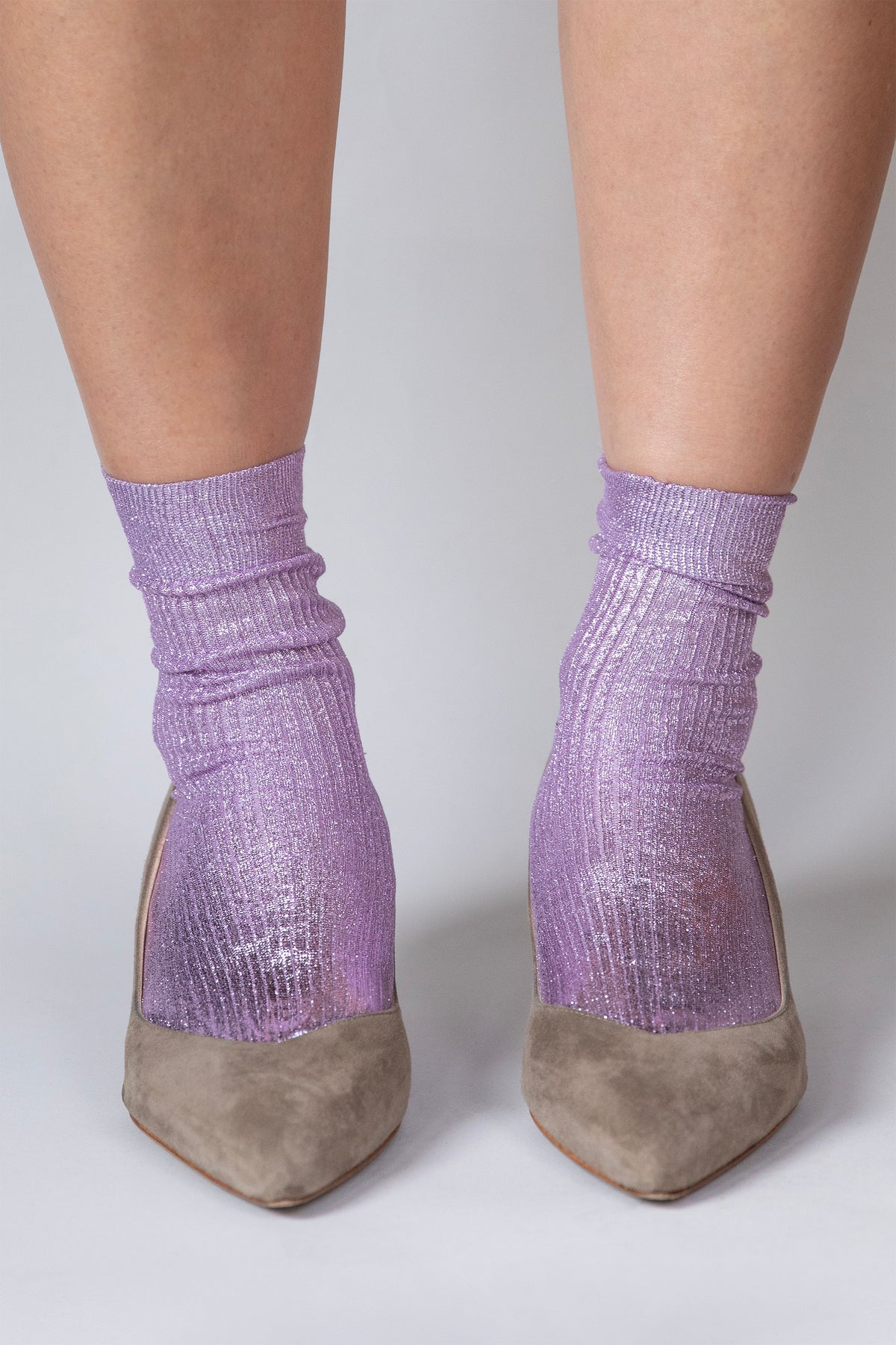 Lilac Maria La Rosa Lumine silk socks worn mid-calf on the leg