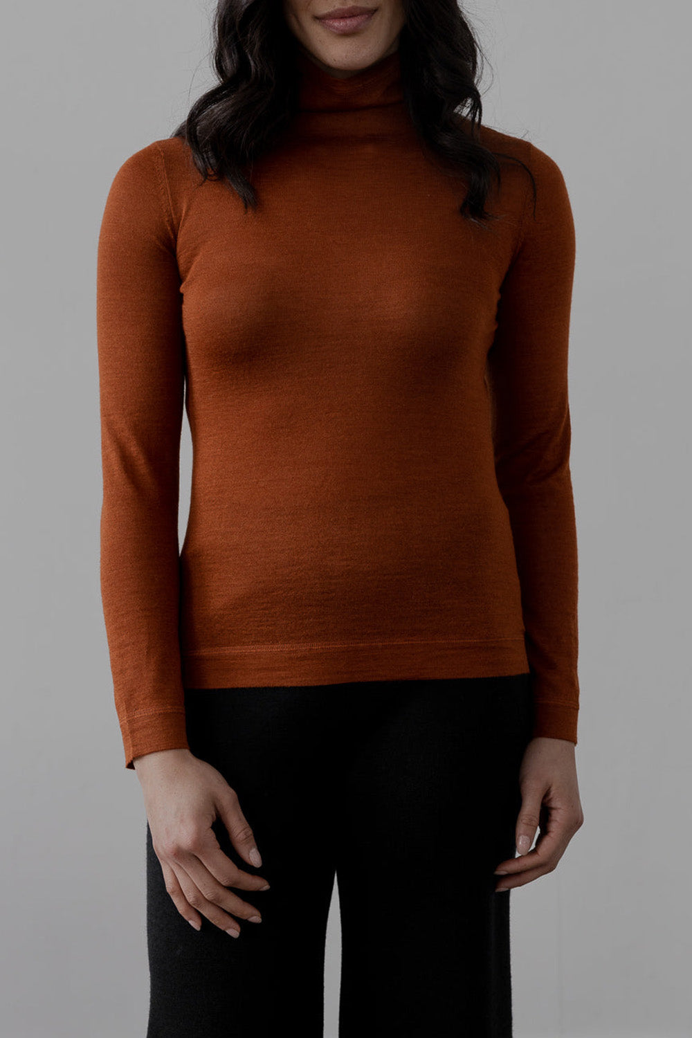 T NECK PULLOVER - RUST