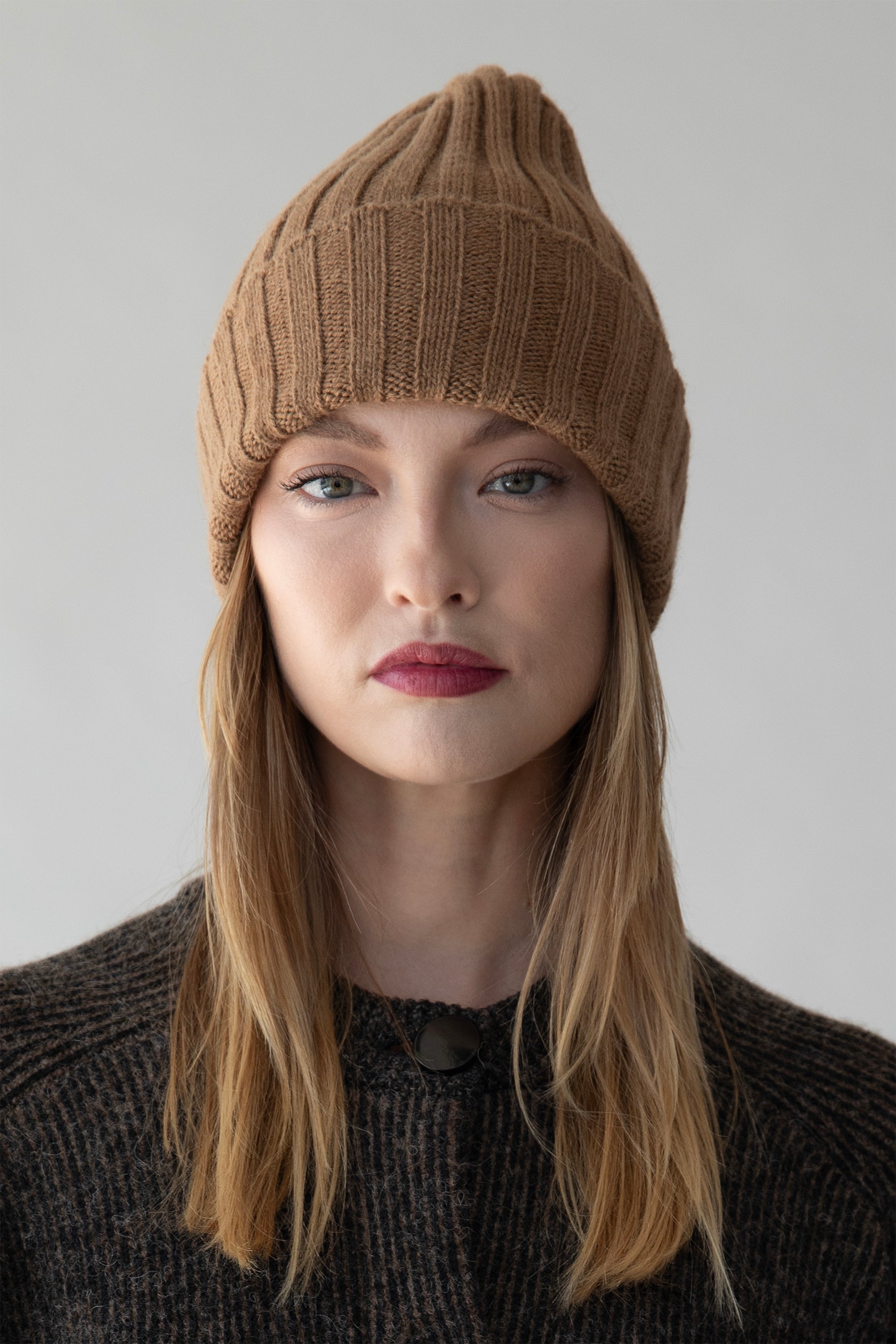 RIBBED BEANIE - CAMEL