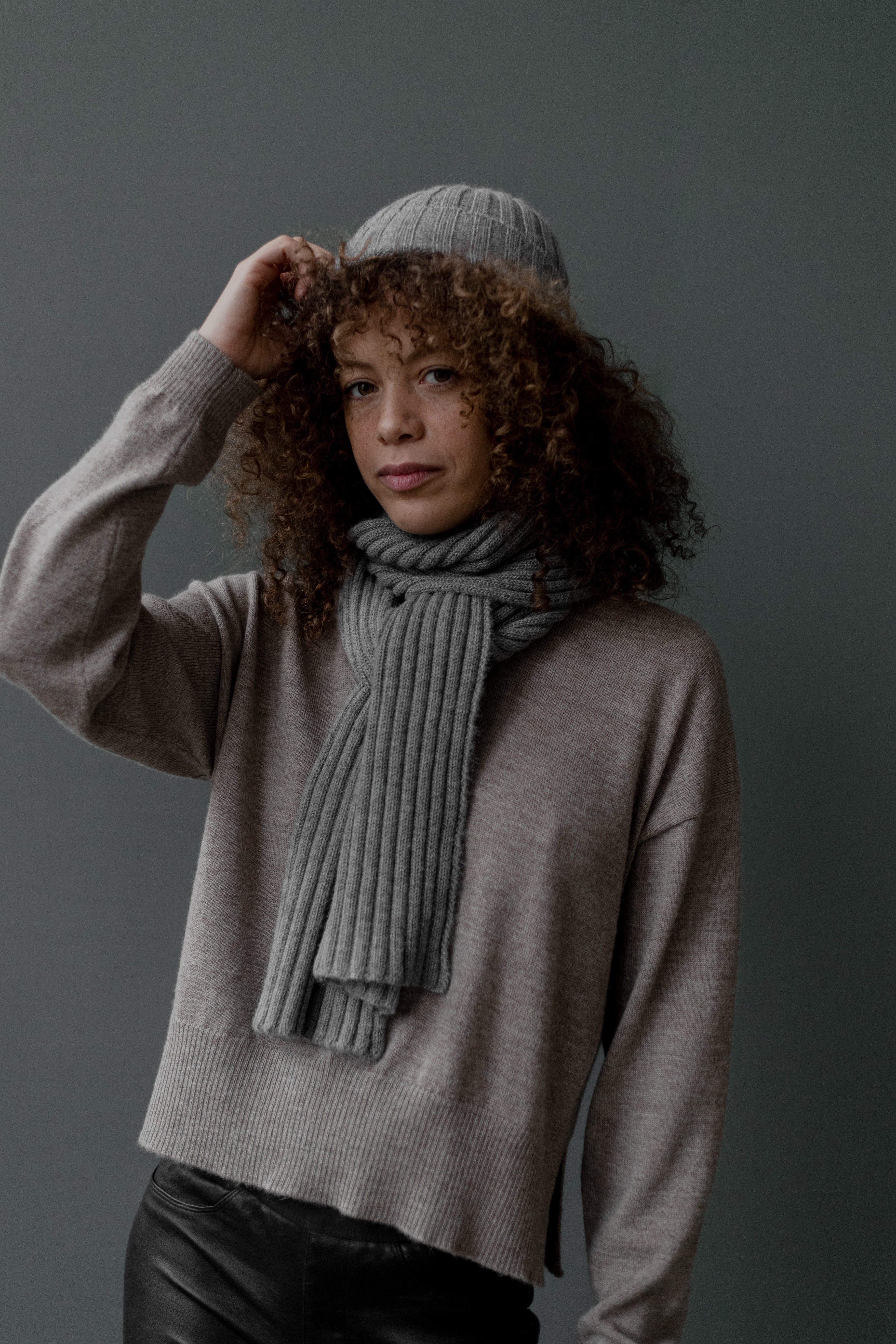 RIBBED BEANIE - GREY HEATHER