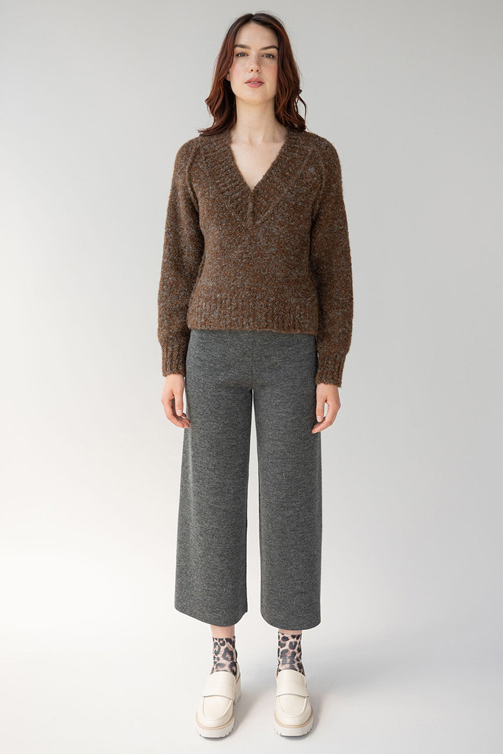 V NECK BOUCLE PULLOVER