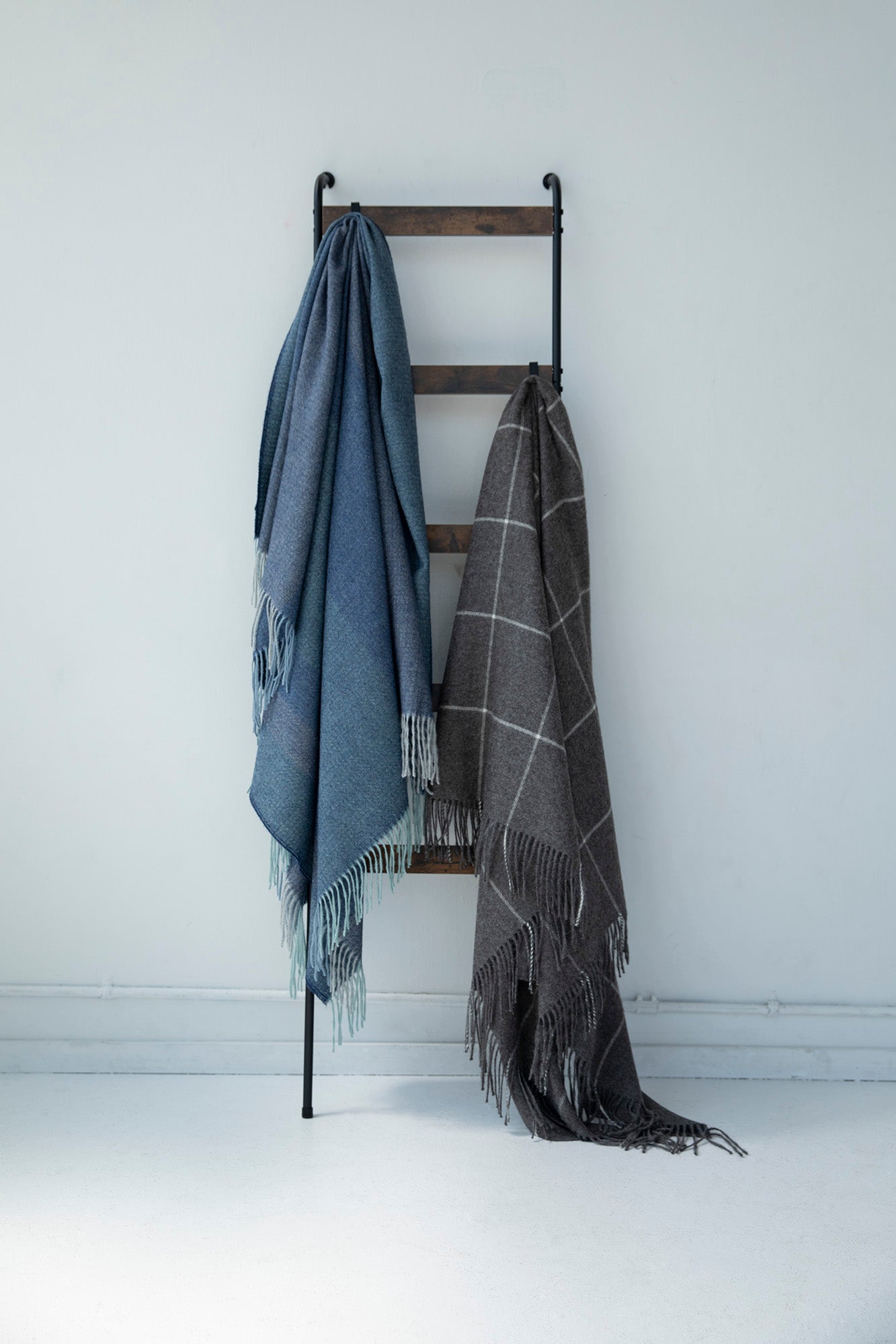 MONO STRIPE THROW - DENIM