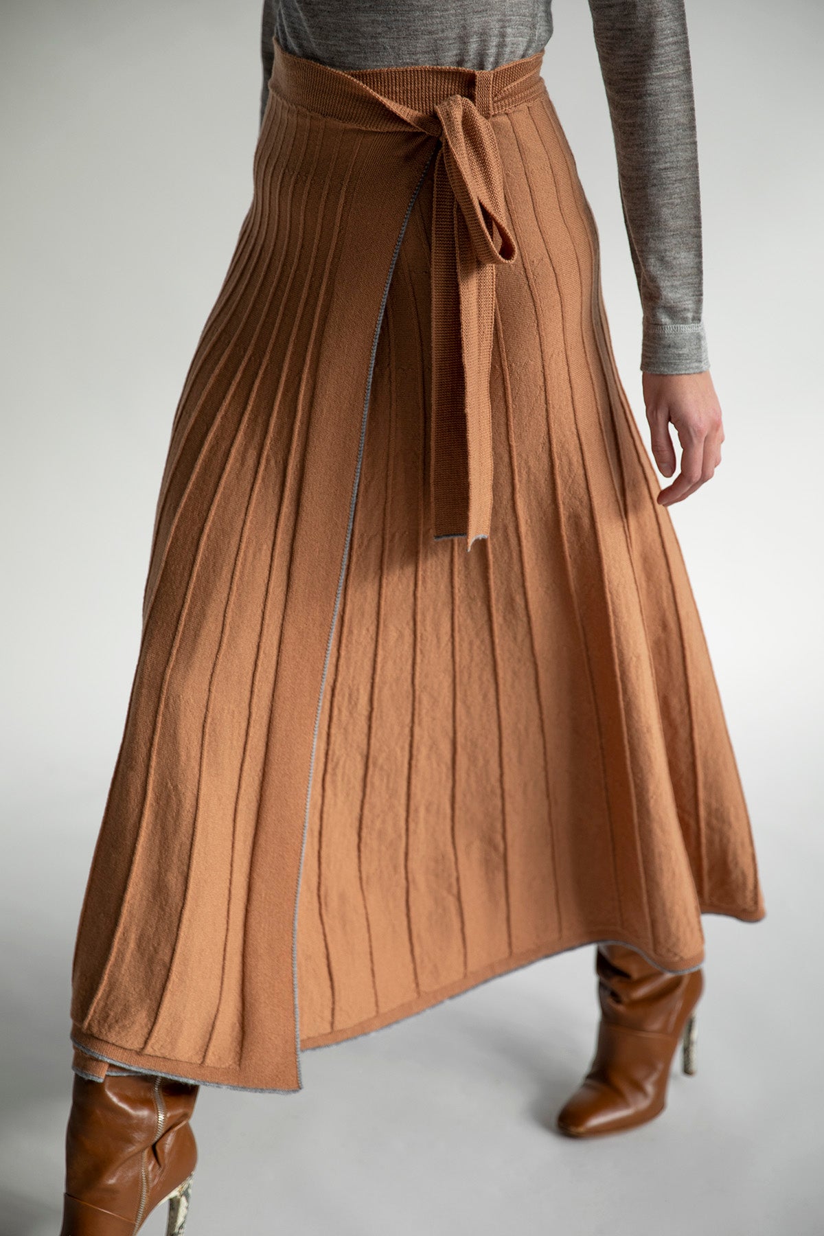 Camel Pleated lile Three Quarter Length