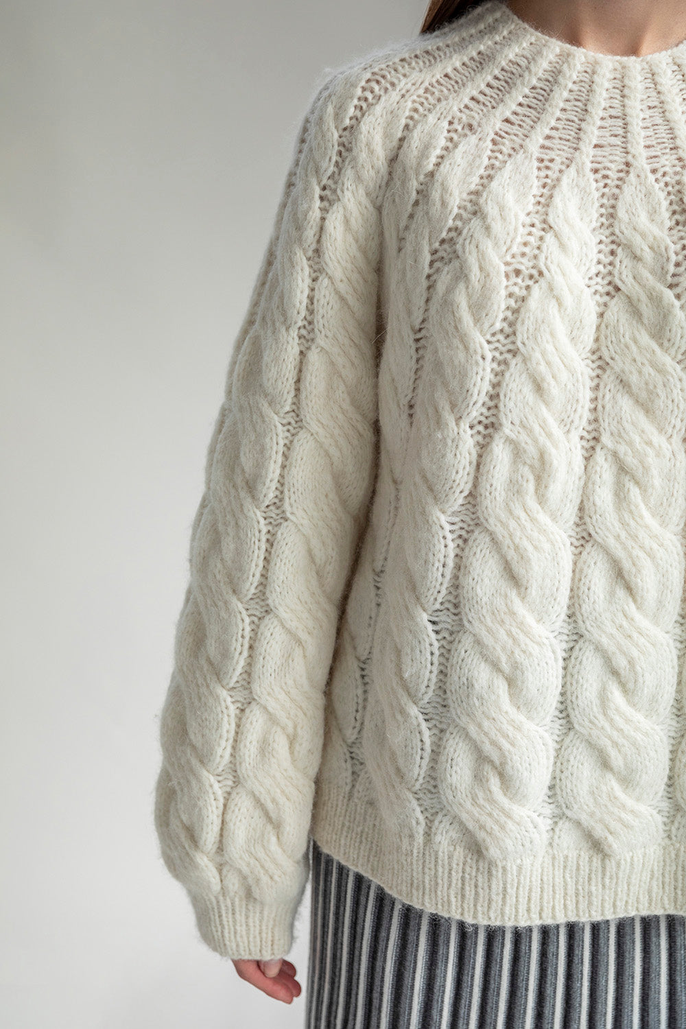 TOMO MIX CABLE HANDKNIT - IVORY